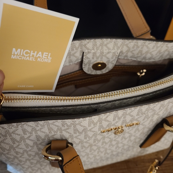 Michael Kors Bag - Picture 5 of 6
